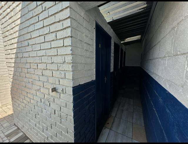 370M² WAREHOUSE TO LET IN OOS EINDE